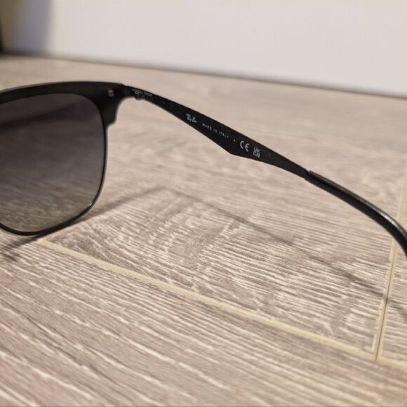 Ray-Ban Clubmaster sunglasses - Picture 2 of 3